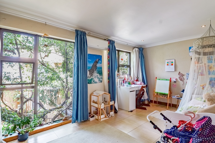 To Let 5 Bedroom Property for Rent in Silver Lakes Golf Estate Gauteng