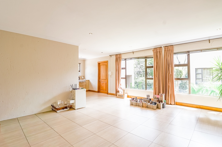 To Let 5 Bedroom Property for Rent in Silver Lakes Golf Estate Gauteng