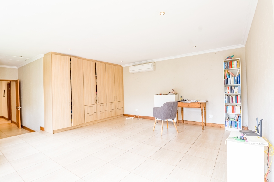 To Let 5 Bedroom Property for Rent in Silver Lakes Golf Estate Gauteng