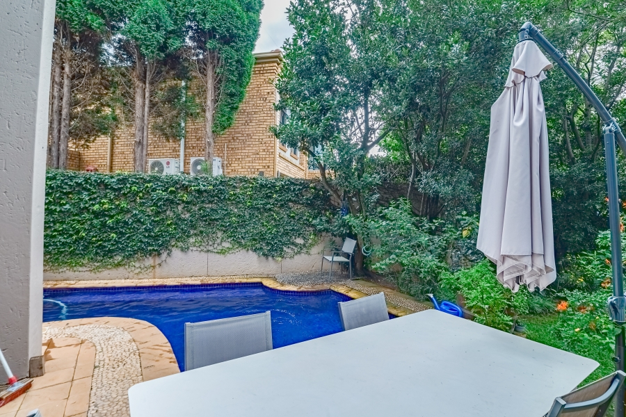 To Let 5 Bedroom Property for Rent in Silver Lakes Golf Estate Gauteng