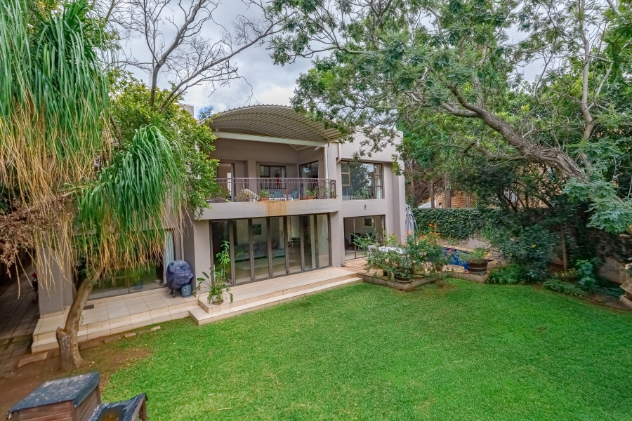 To Let 5 Bedroom Property for Rent in Silver Lakes Golf Estate Gauteng