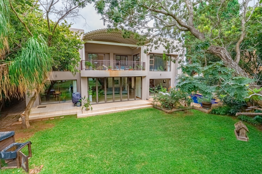To Let 5 Bedroom Property for Rent in Silver Lakes Golf Estate Gauteng