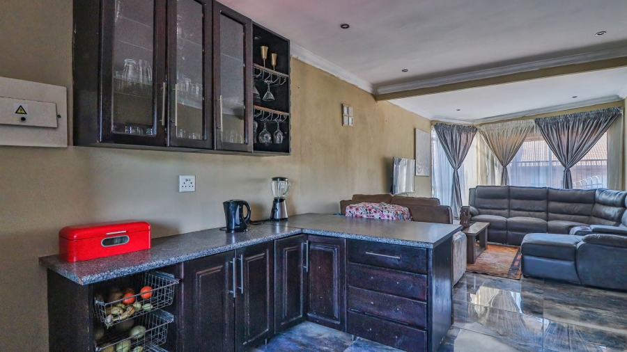 2 Bedroom Property for Sale in Pretoria Gardens Gauteng