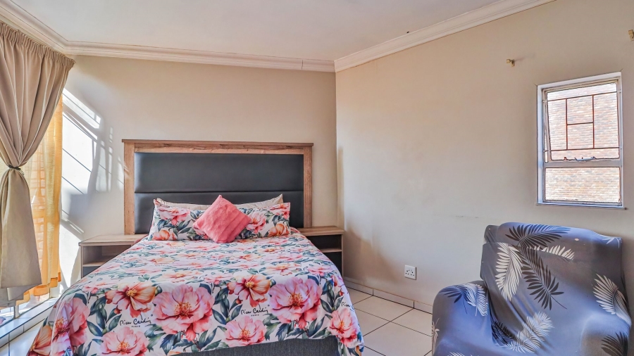 2 Bedroom Property for Sale in Pretoria Gardens Gauteng