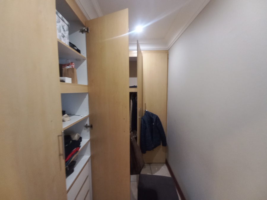 4 Bedroom Property for Sale in Olivedale Gauteng