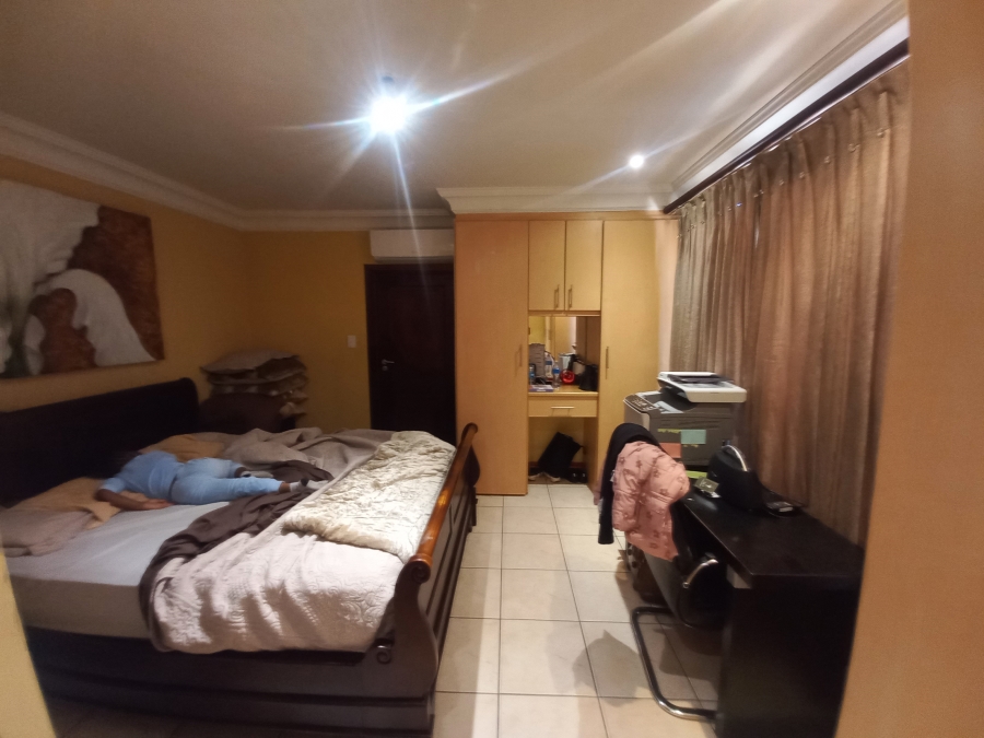 4 Bedroom Property for Sale in Olivedale Gauteng