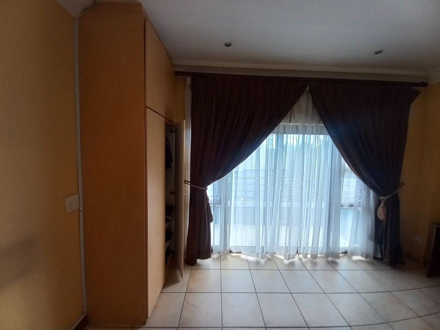 4 Bedroom Property for Sale in Olivedale Gauteng