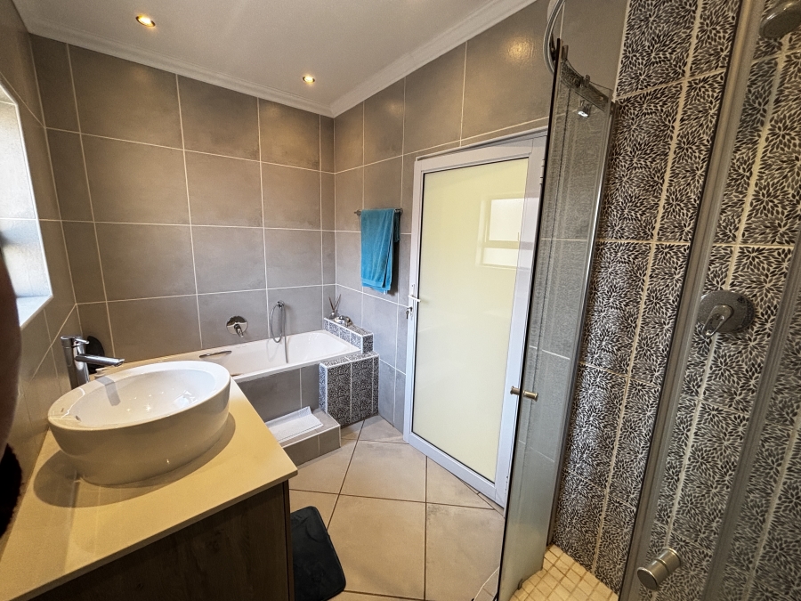 4 Bedroom Property for Sale in Homes Haven Gauteng