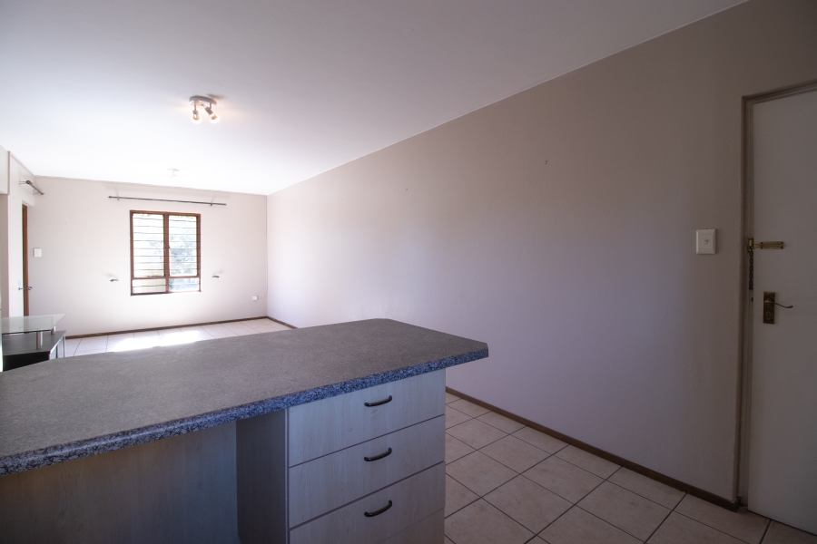 To Let 2 Bedroom Property for Rent in Bryanston Gauteng