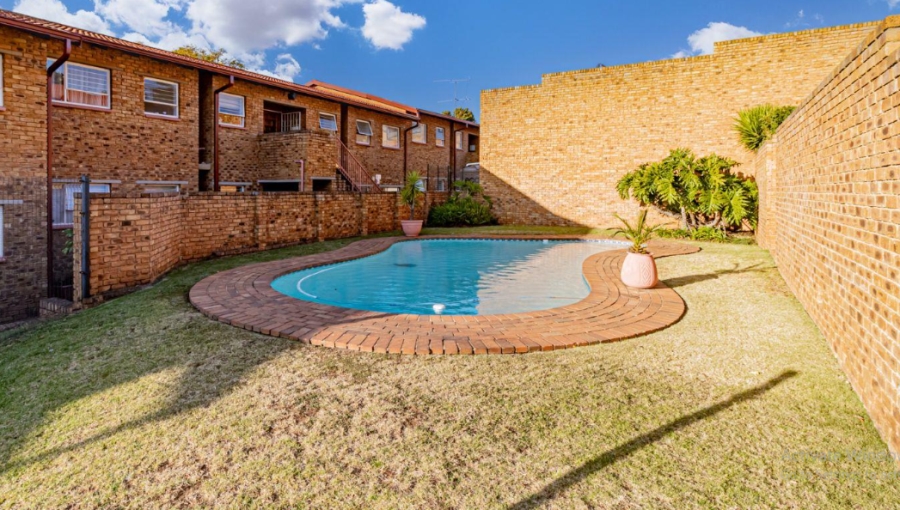 2 Bedroom Property for Sale in Ferndale Gauteng