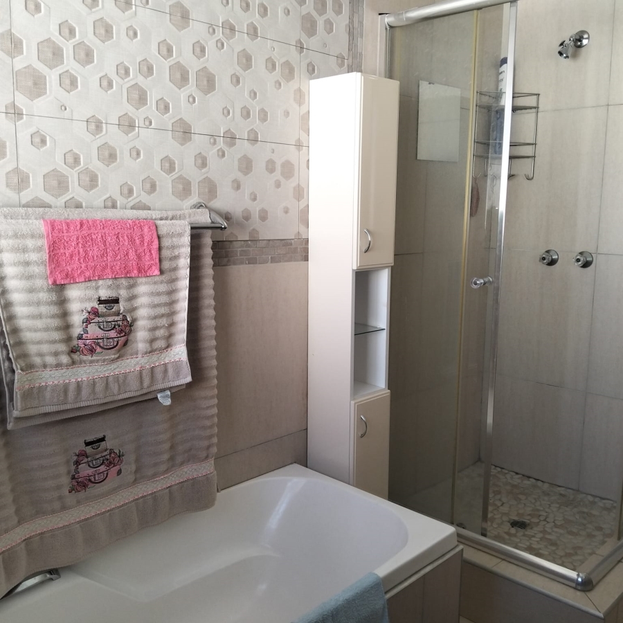 2 Bedroom Property for Sale in Terenure Gauteng
