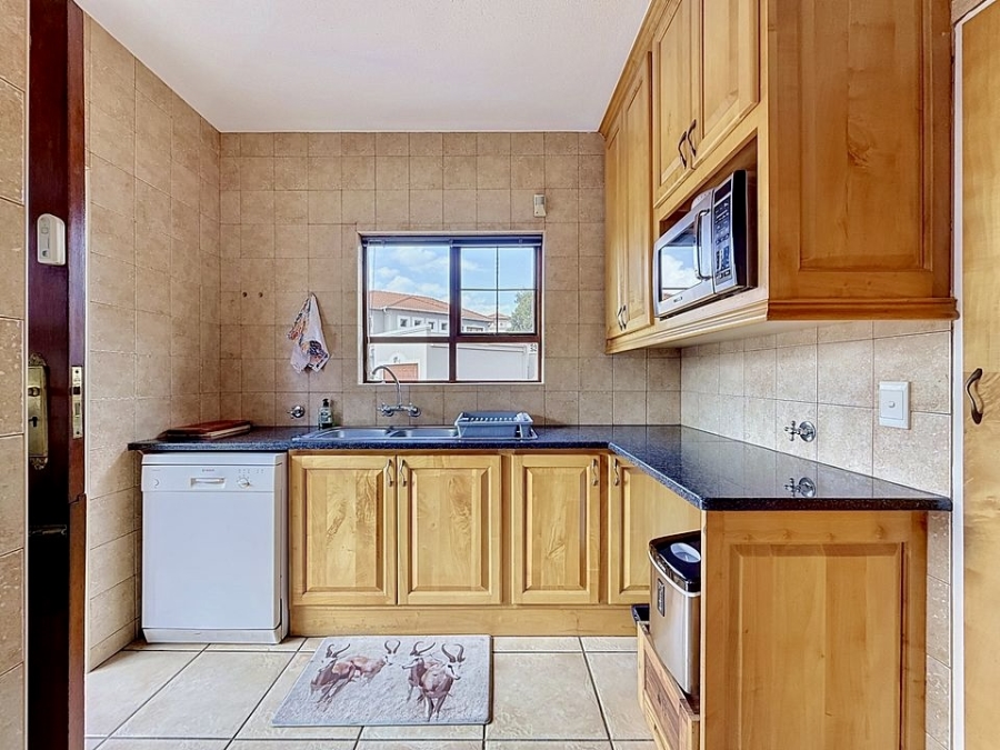 3 Bedroom Property for Sale in Wapadrand Gauteng