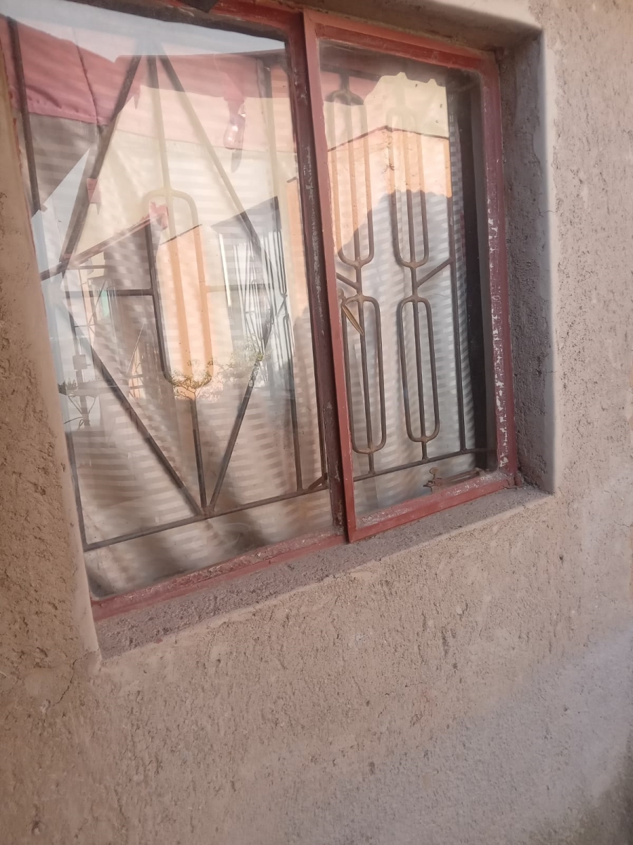 2 Bedroom Property for Sale in Commercia Gauteng