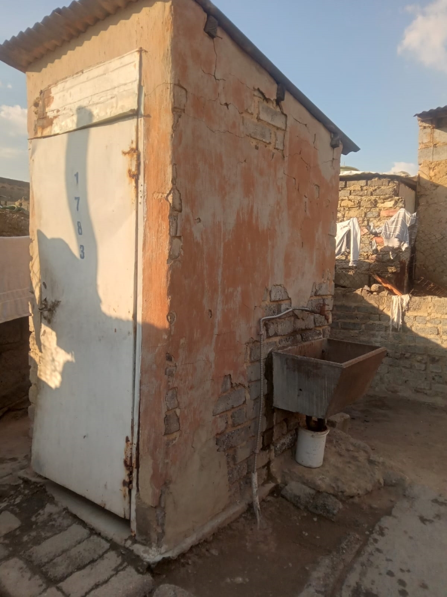 2 Bedroom Property for Sale in Commercia Gauteng