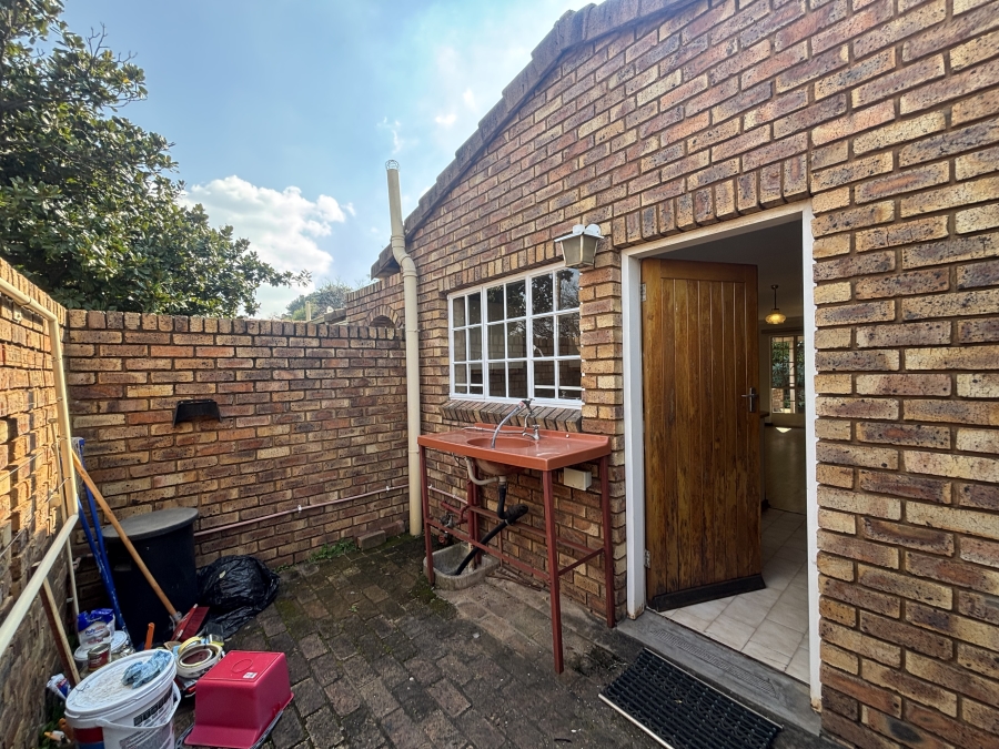 3 Bedroom Property for Sale in Brummeria Gauteng