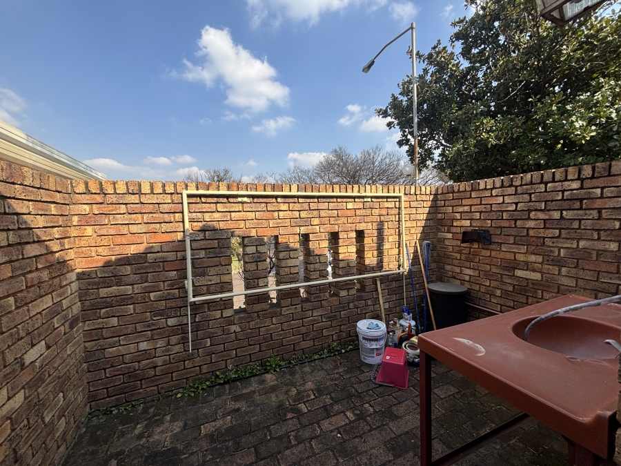 3 Bedroom Property for Sale in Brummeria Gauteng