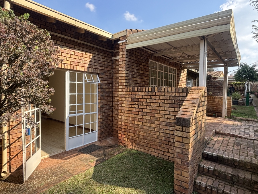 3 Bedroom Property for Sale in Brummeria Gauteng