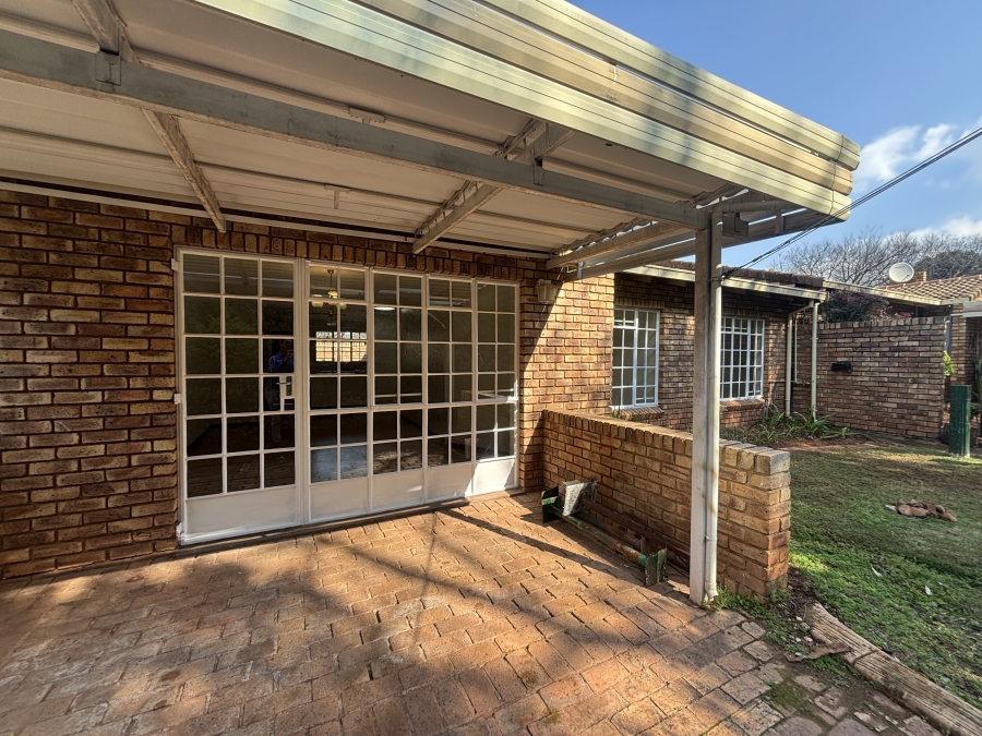 3 Bedroom Property for Sale in Brummeria Gauteng