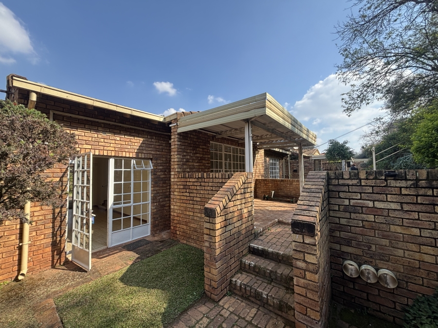 3 Bedroom Property for Sale in Brummeria Gauteng