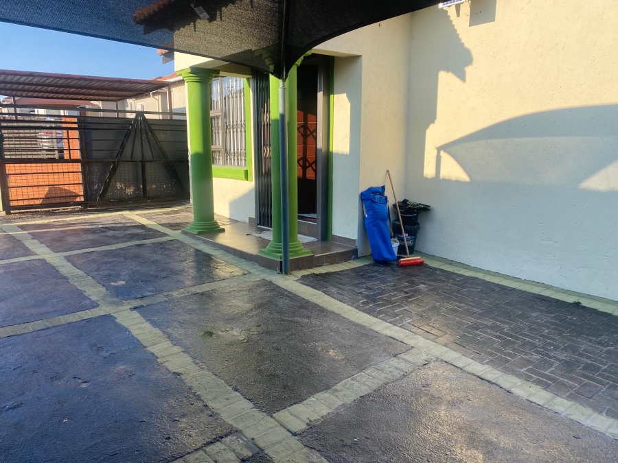 4 Bedroom Property for Sale in Glenway Estate Gauteng