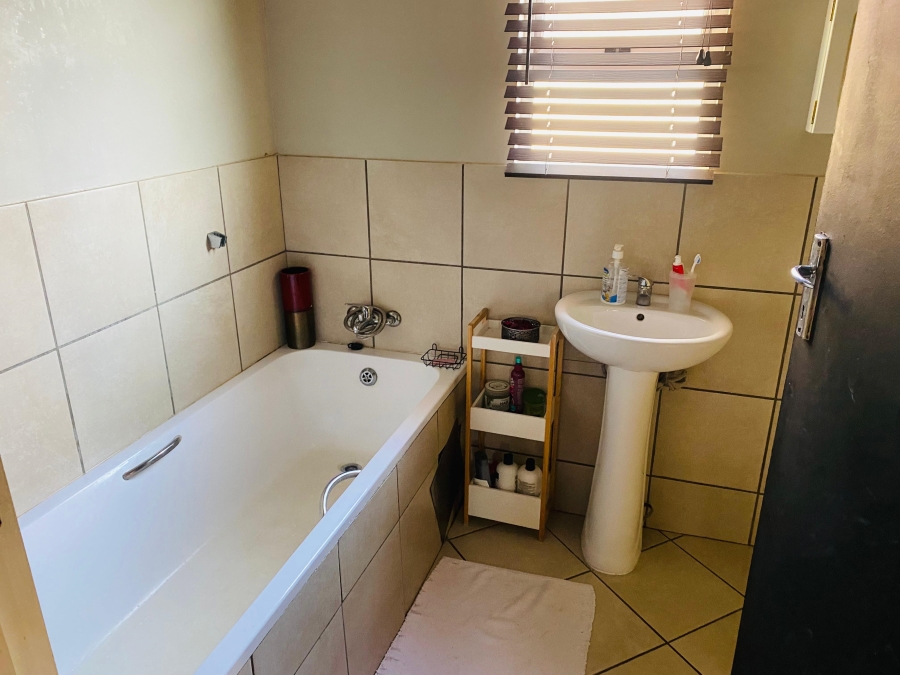 4 Bedroom Property for Sale in Glenway Estate Gauteng