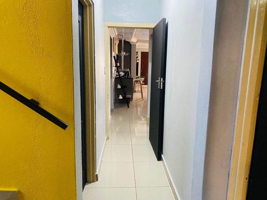 4 Bedroom Property for Sale in Glenway Estate Gauteng