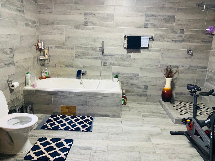 4 Bedroom Property for Sale in Glenway Estate Gauteng