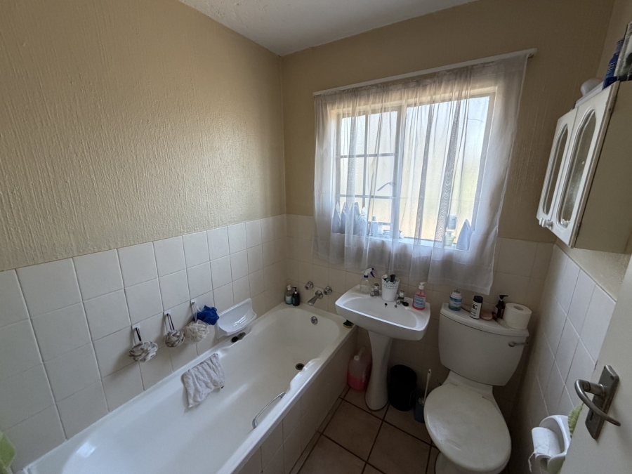 3 Bedroom Property for Sale in Moregloed Gauteng