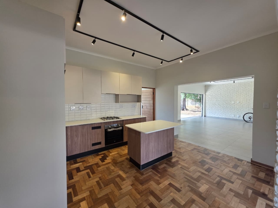 To Let 3 Bedroom Property for Rent in Waverley Gauteng