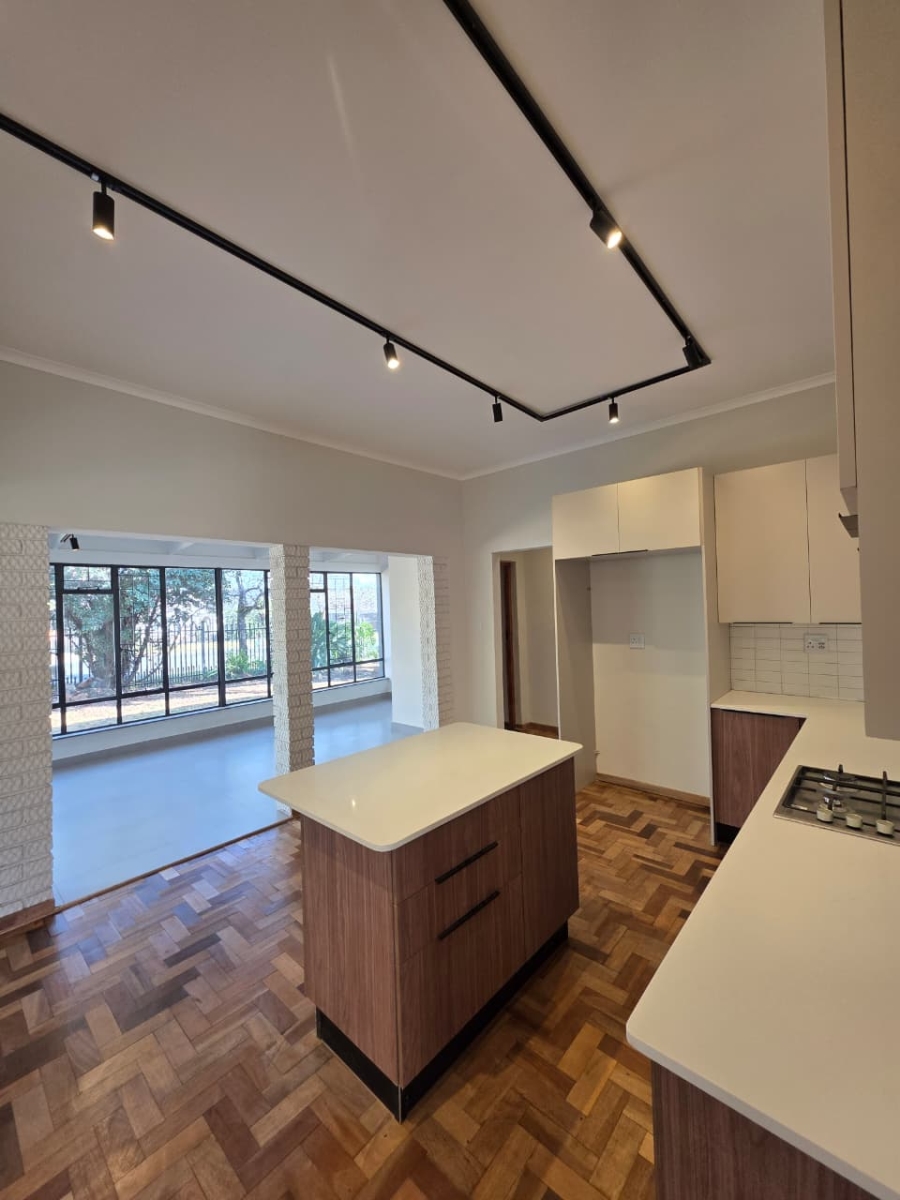 To Let 3 Bedroom Property for Rent in Waverley Gauteng
