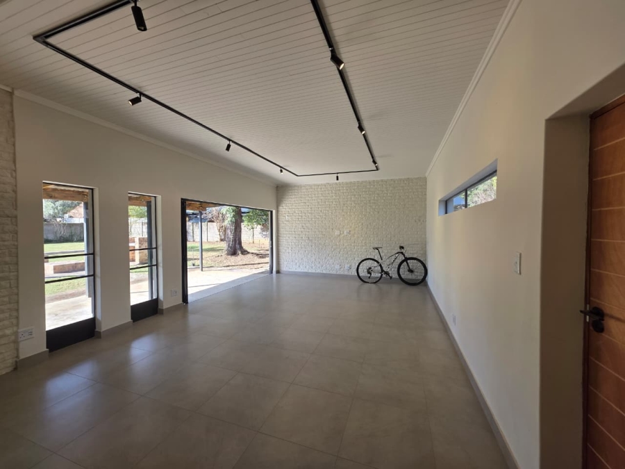 To Let 3 Bedroom Property for Rent in Waverley Gauteng