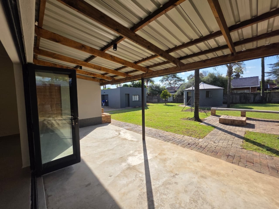 To Let 3 Bedroom Property for Rent in Waverley Gauteng