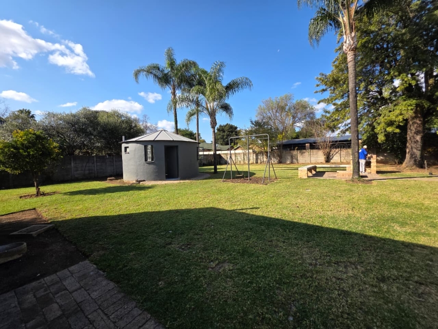 To Let 3 Bedroom Property for Rent in Waverley Gauteng