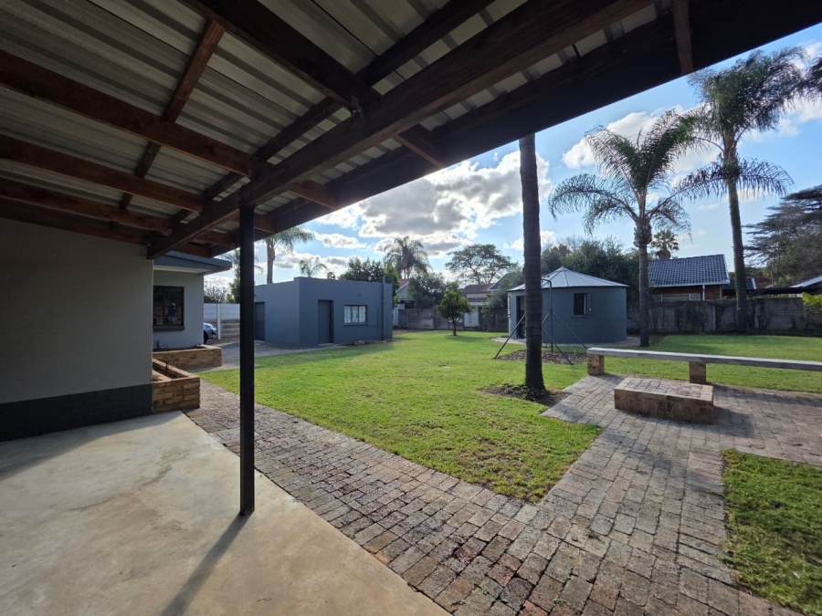 To Let 3 Bedroom Property for Rent in Waverley Gauteng