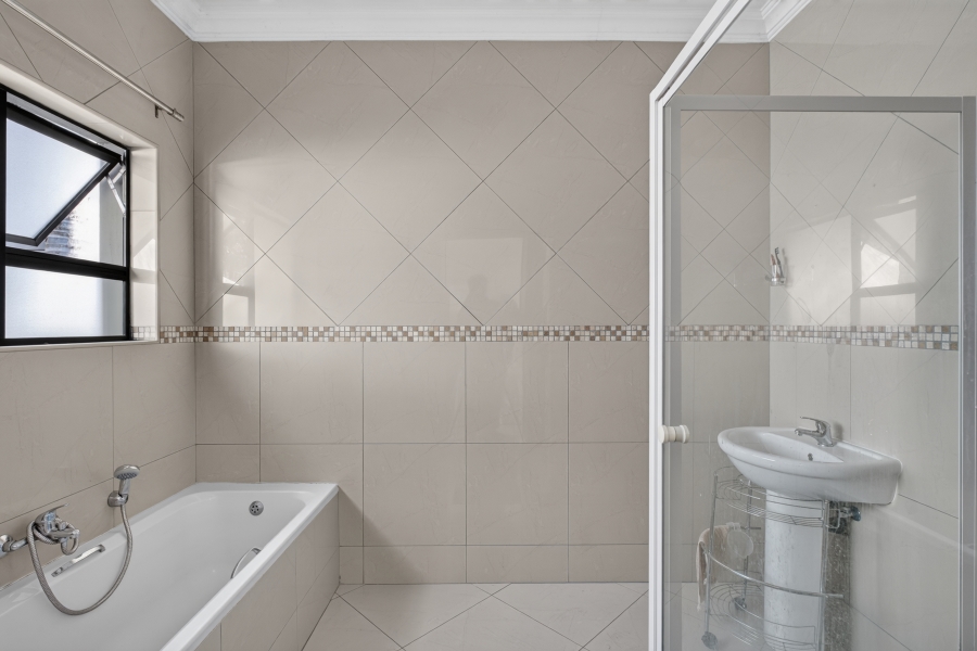 3 Bedroom Property for Sale in Zambezi Country Estate Gauteng