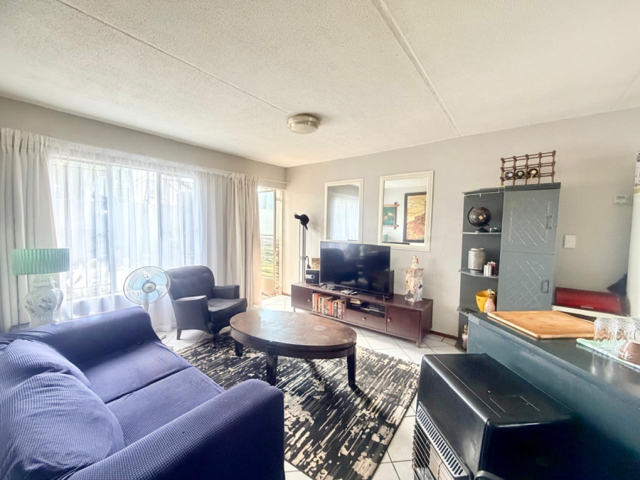 2 Bedroom Property for Sale in Lakefield Gauteng