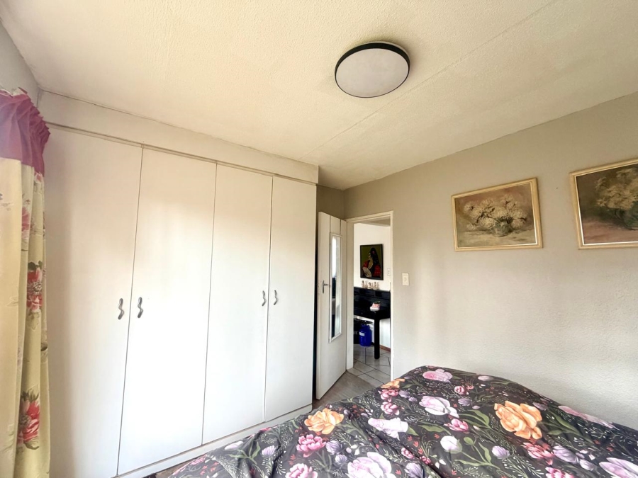 2 Bedroom Property for Sale in Lakefield Gauteng