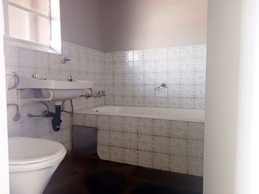 1 Bedroom Property for Sale in Windsor East Gauteng