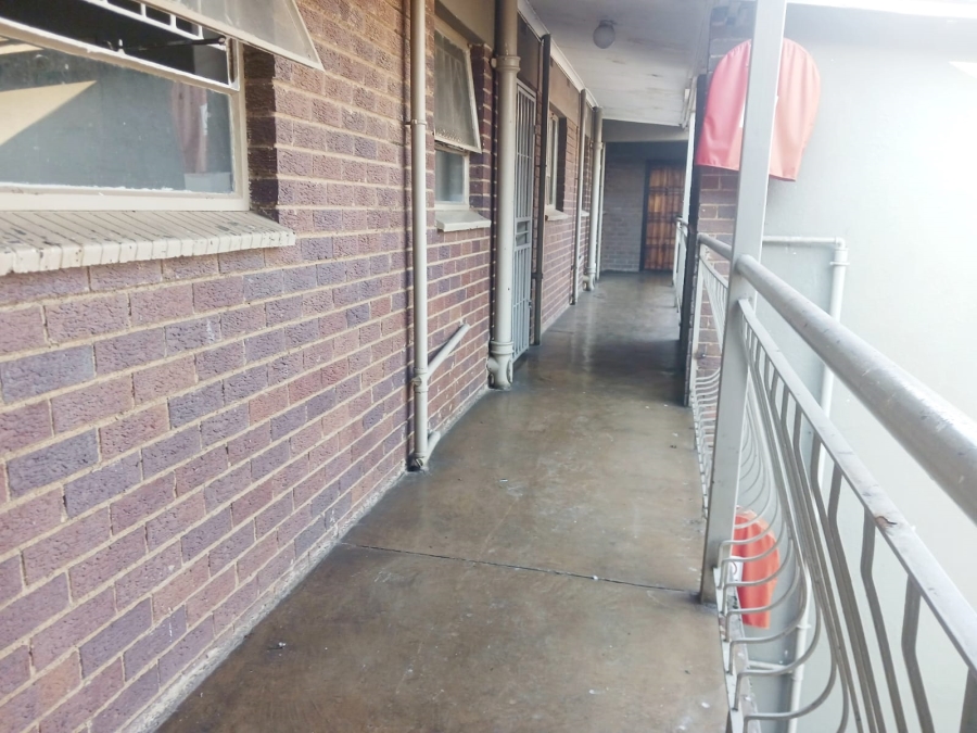 1 Bedroom Property for Sale in Windsor East Gauteng