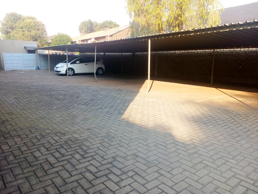 1 Bedroom Property for Sale in Windsor East Gauteng