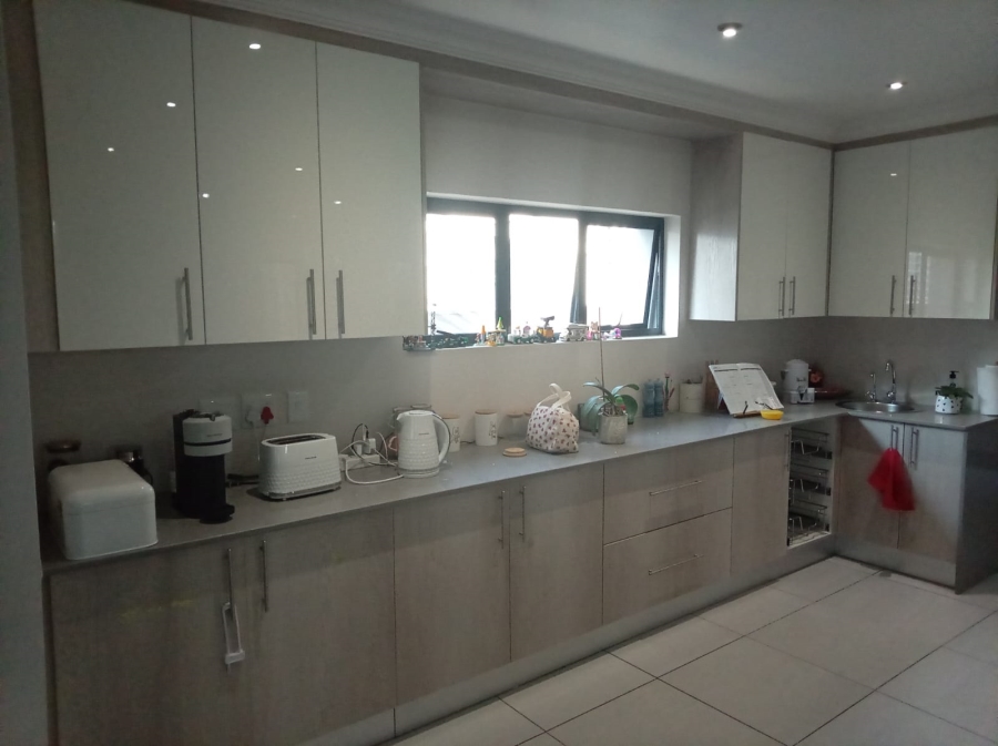 4 Bedroom Property for Sale in Northcliff Gauteng
