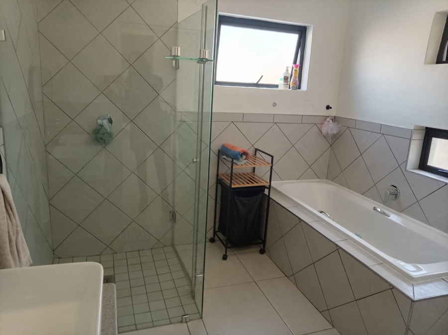 4 Bedroom Property for Sale in Northcliff Gauteng