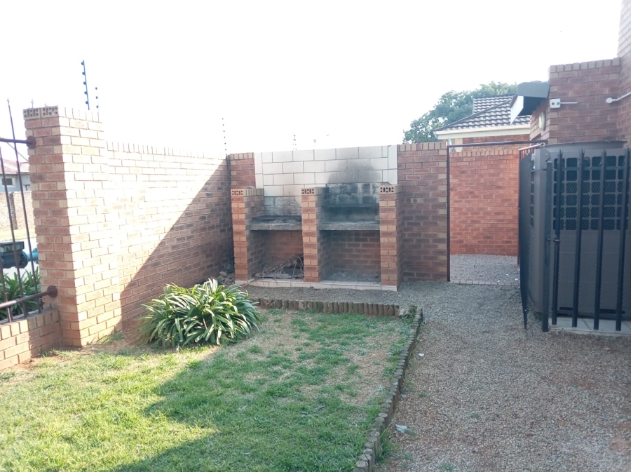 1 Bedroom Property for Sale in Kempton Park Central Gauteng