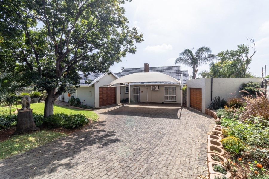 3 Bedroom Property for Sale in Brackendowns Gauteng