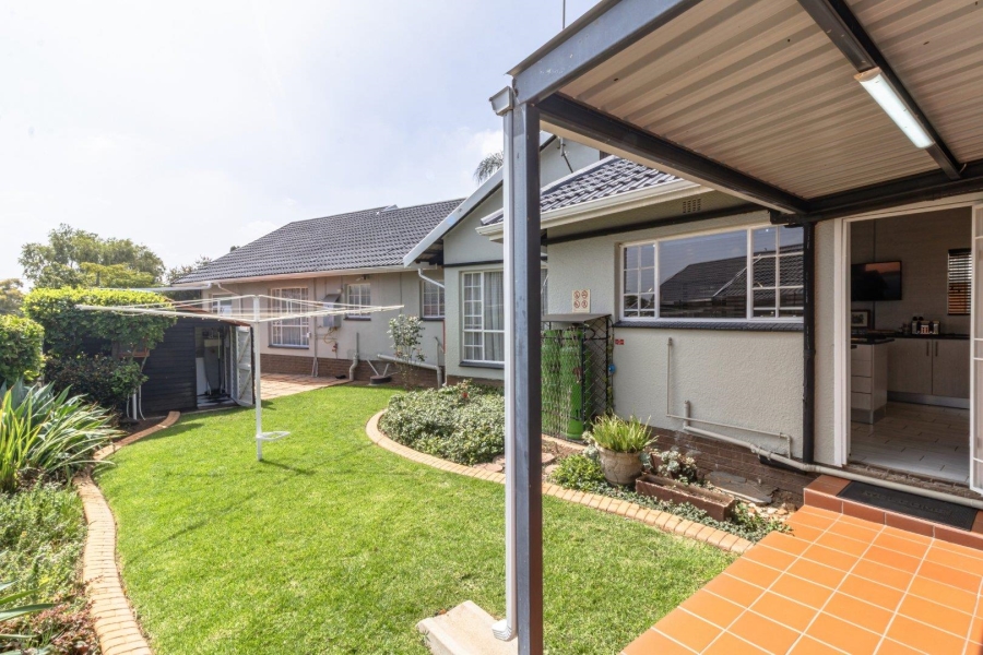 3 Bedroom Property for Sale in Brackendowns Gauteng