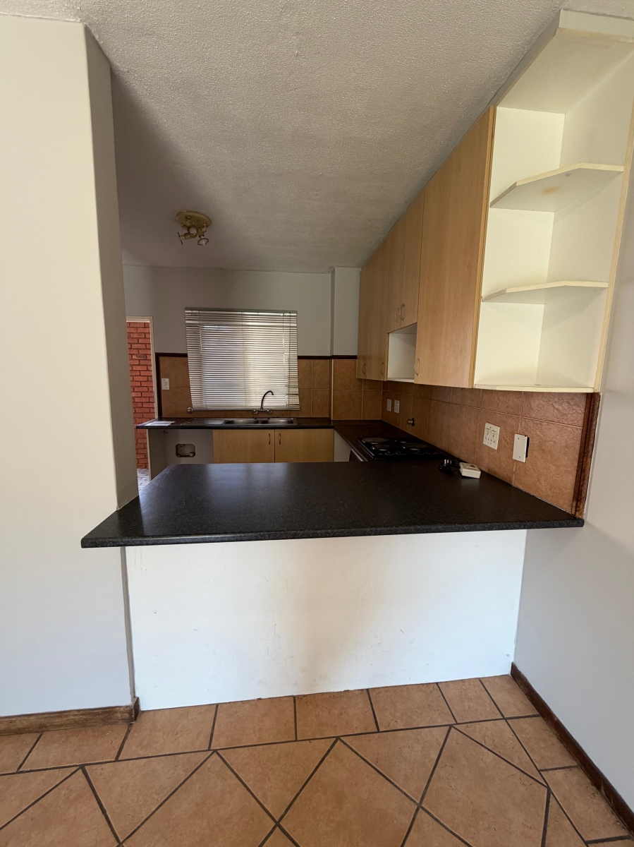 To Let 2 Bedroom Property for Rent in Mooikloof Ridge Gauteng
