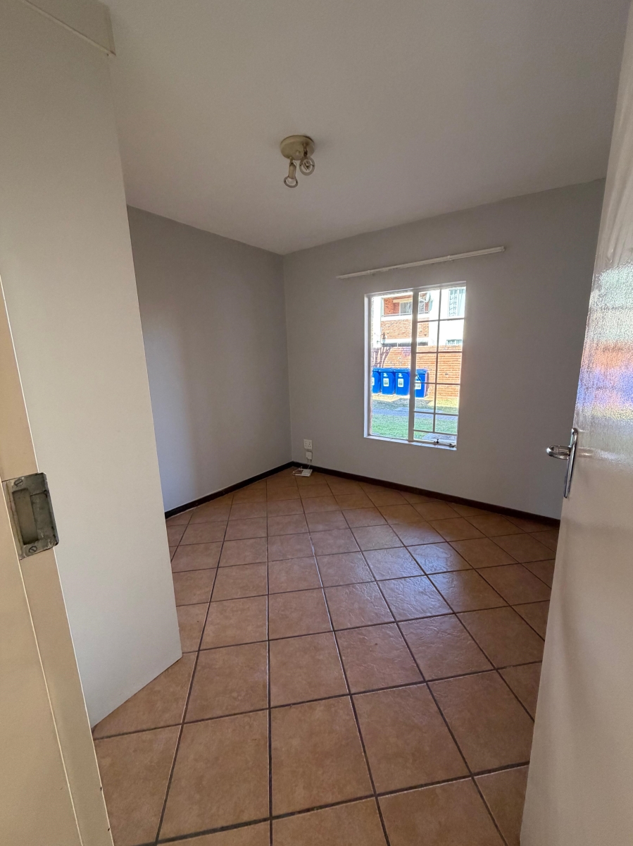 To Let 2 Bedroom Property for Rent in Mooikloof Ridge Gauteng