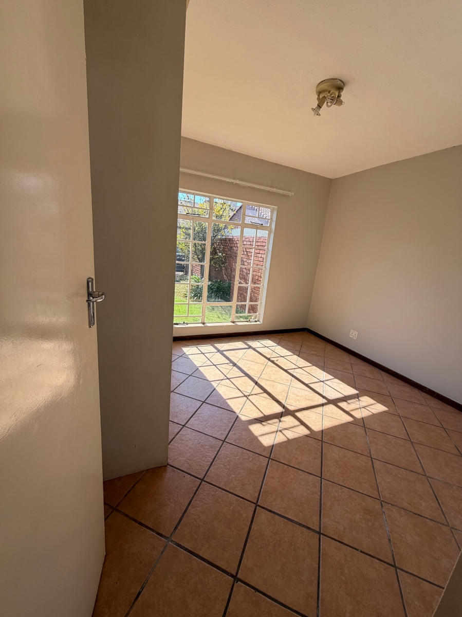 To Let 2 Bedroom Property for Rent in Mooikloof Ridge Gauteng