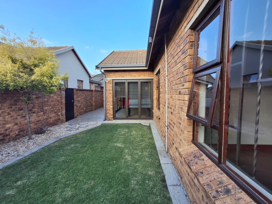 3 Bedroom Property for Sale in Bartlett Gauteng