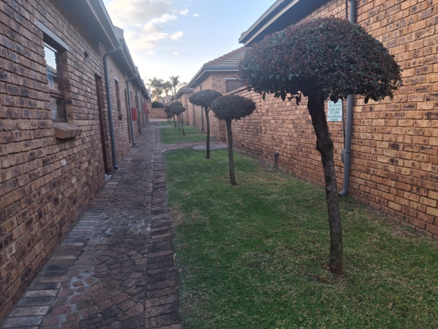 3 Bedroom Property for Sale in Bartlett Gauteng